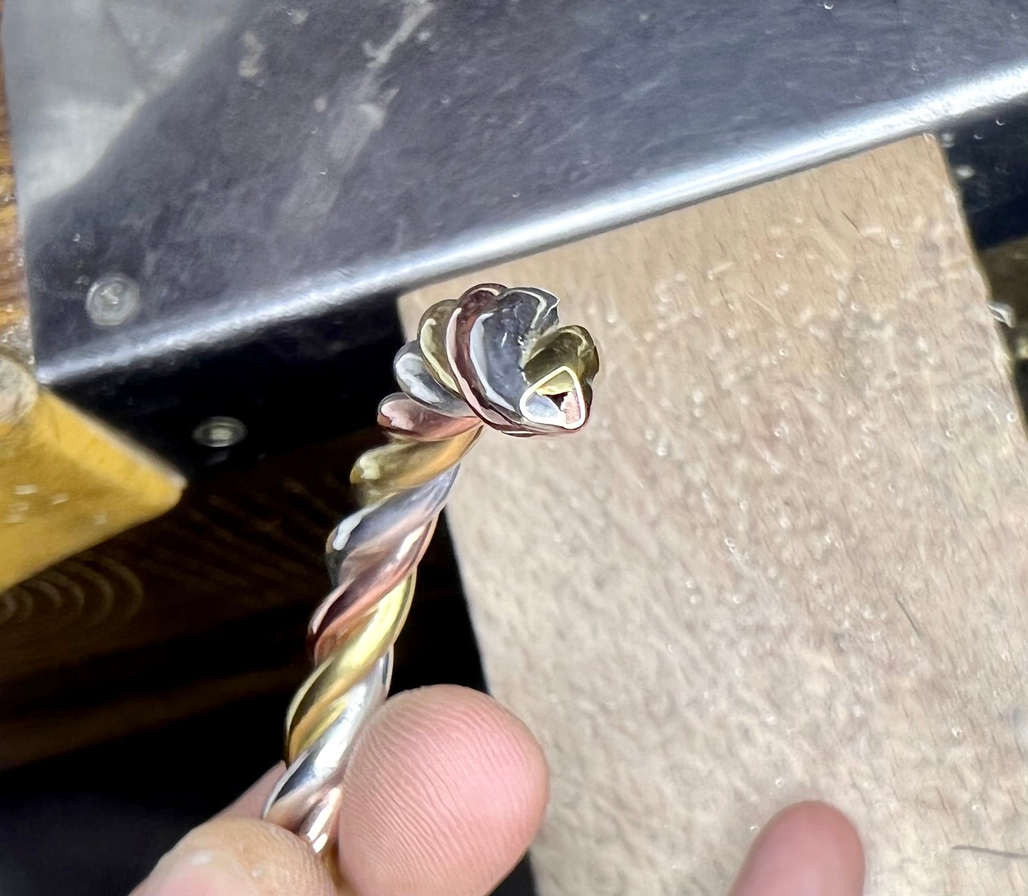 La simbología de las pulseras de yoga con el ascenso de la kundalini